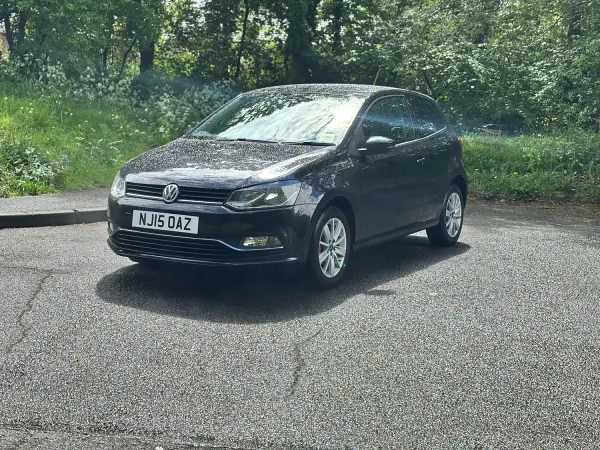 Begagnad VW Polo SE 2015 Svart Halvkombi