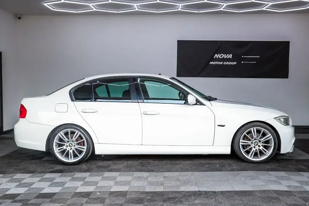 Used BMW 318 M Sport 2009 White Sedan