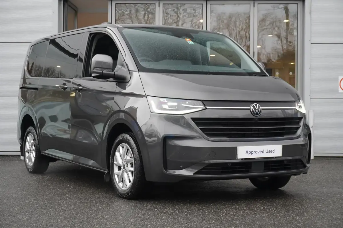Begagnad VW T7 Style 170 HK (125 kW) 2025 Grå Van