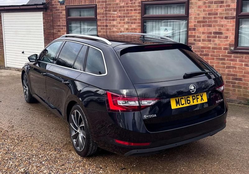 Used Skoda Superb LAURIN & KLEMENT 2016 Black Estate