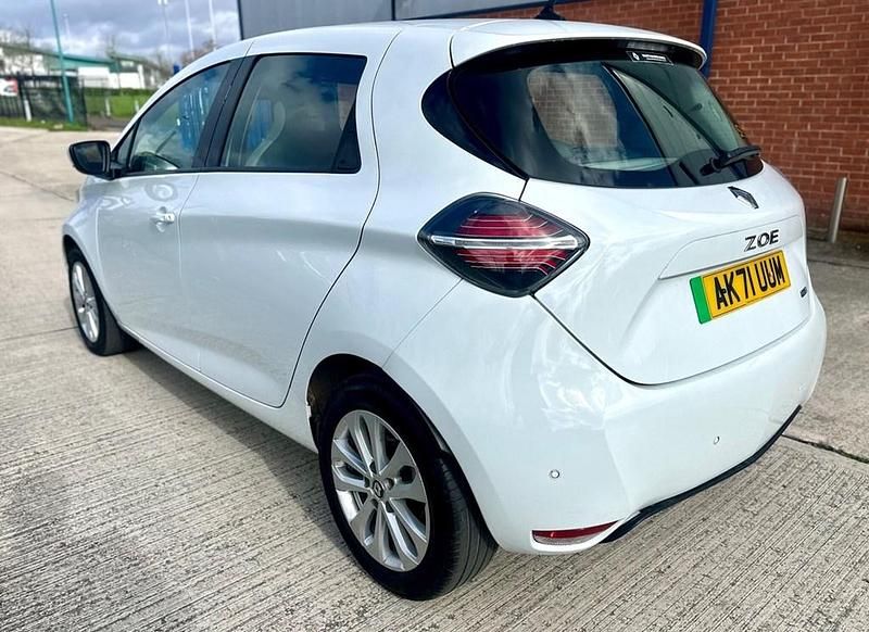 Used Renault Zoe Iconic 52 kW (71 HP) 2021 Hatchback