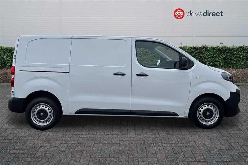 Used Vauxhall Vivaro S 120 HP (88 kW) 2024 White MPV