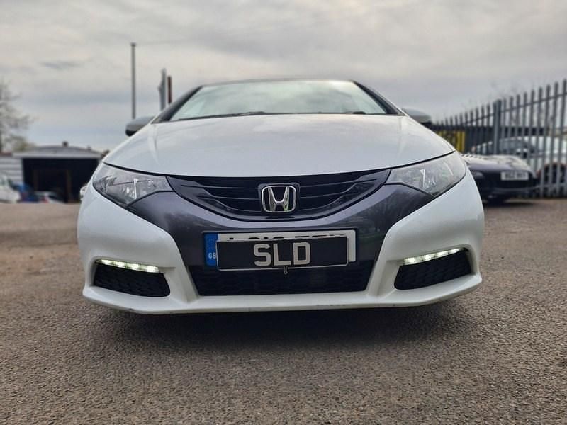 Używany Honda Civic 2013 Biały Hatchback