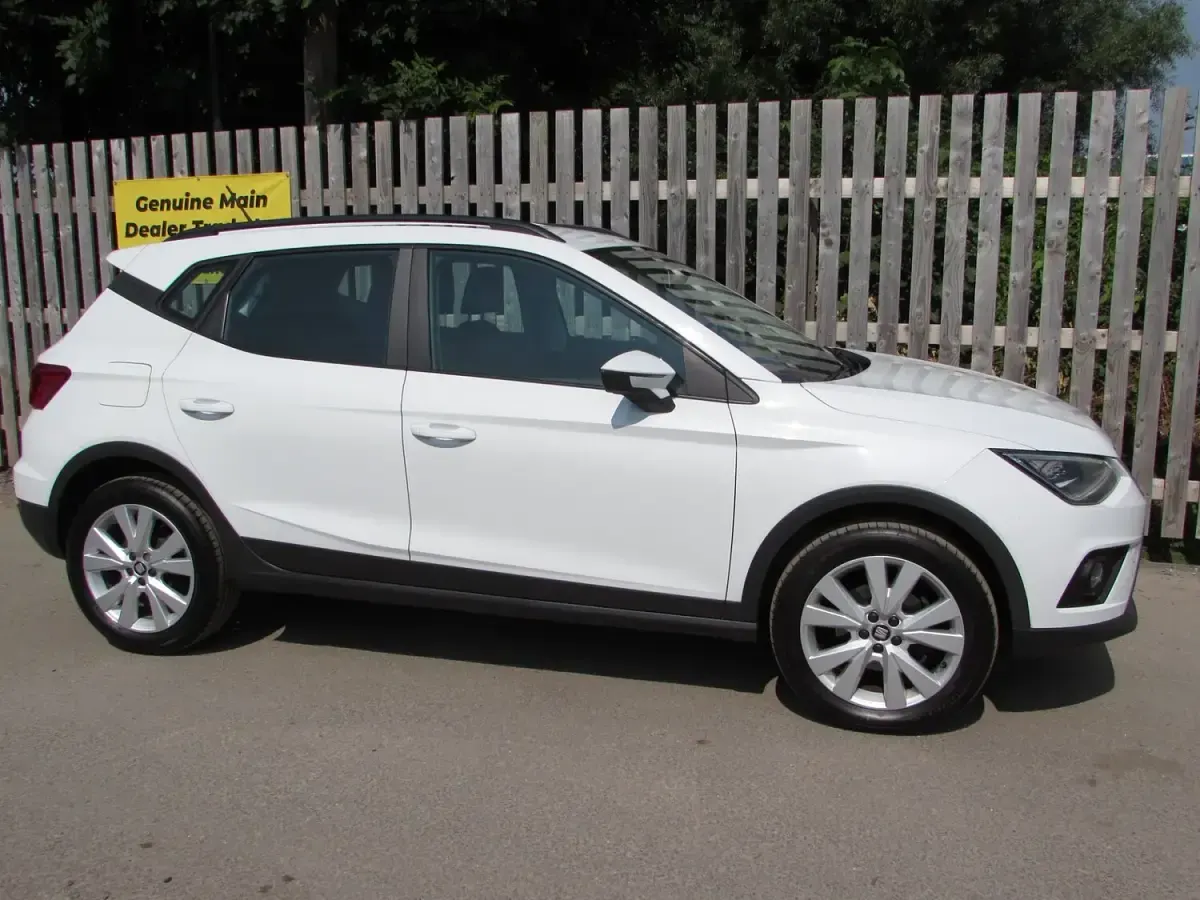 Used Seat Arona SE Technology 95 HP (69 kW) 2018 White SUV