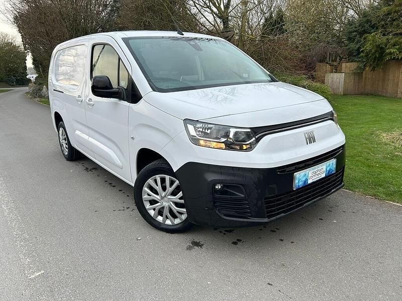 Used Fiat Doblò 136 HP (100 kW) 2023 White MPV