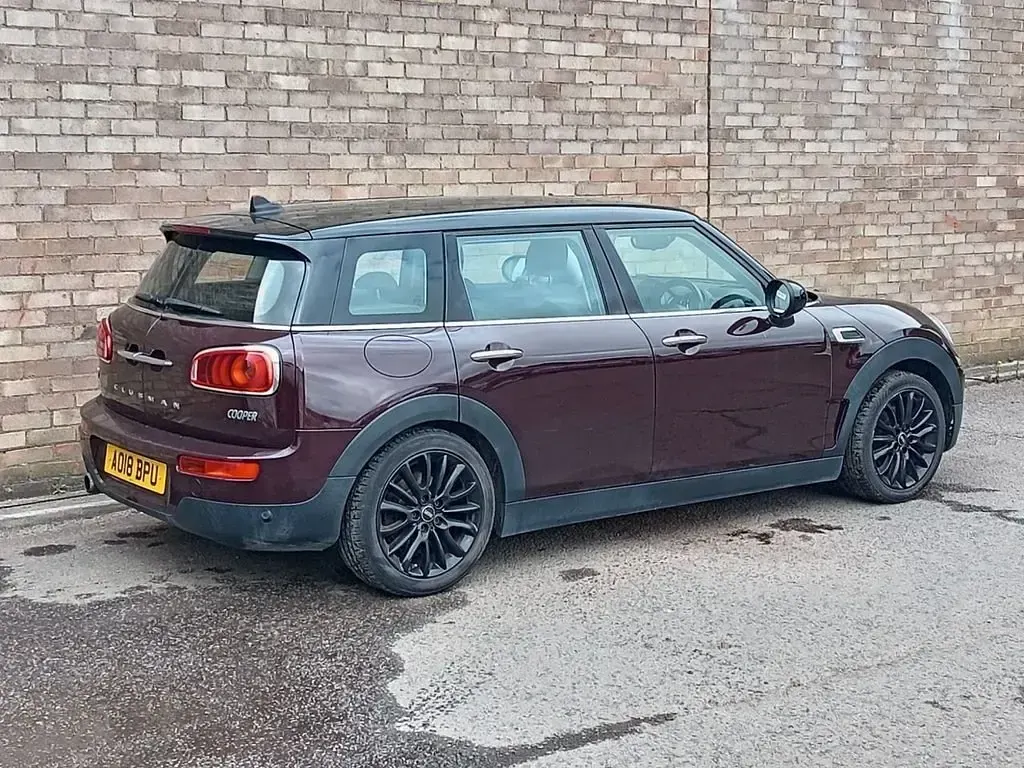 Usado Mini Cooper Clubman 136 CV (100 kW) 2018 Rojo Familiar