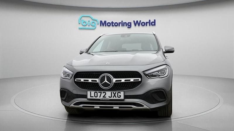 Used Mercedes GLA200 Executive 163 HP (119 kW) 2022 Grey SUV