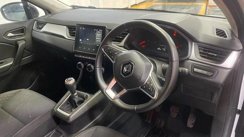 Used Renault Captur Evolution 91 HP (66 kW) 2024 White SUV