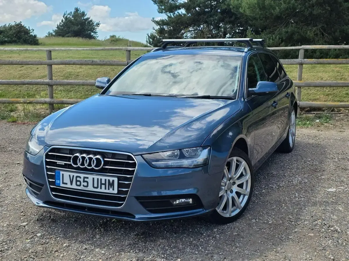 Used Audi A4 Advanced 190 HP (139 kW) 2015 Blue Estate
