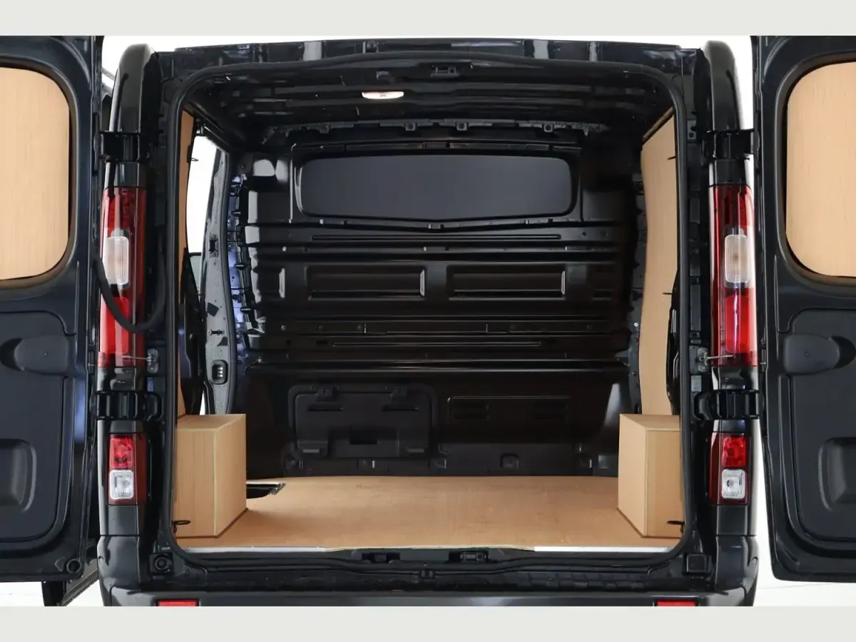 Nowe Renault Trafic 148 KM (108 kW) 2025 Czarny Minivan