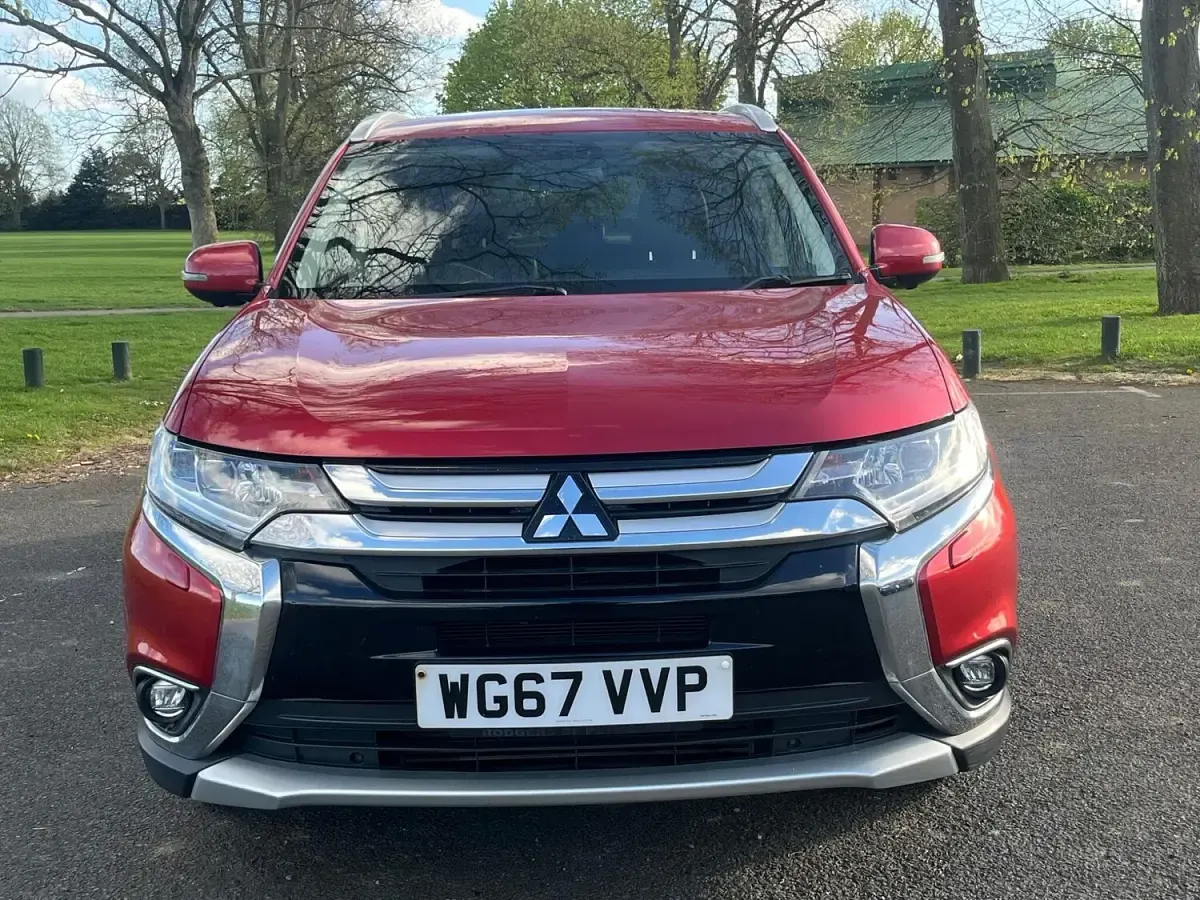 Used Mitsubishi Outlander 147 HP (108 kW) 2018 Red SUV