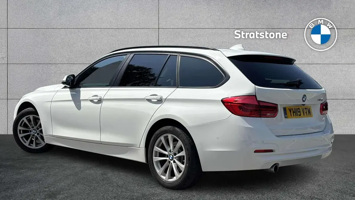 Used BMW 318 148 HP (108 kW) 2019 White Estate