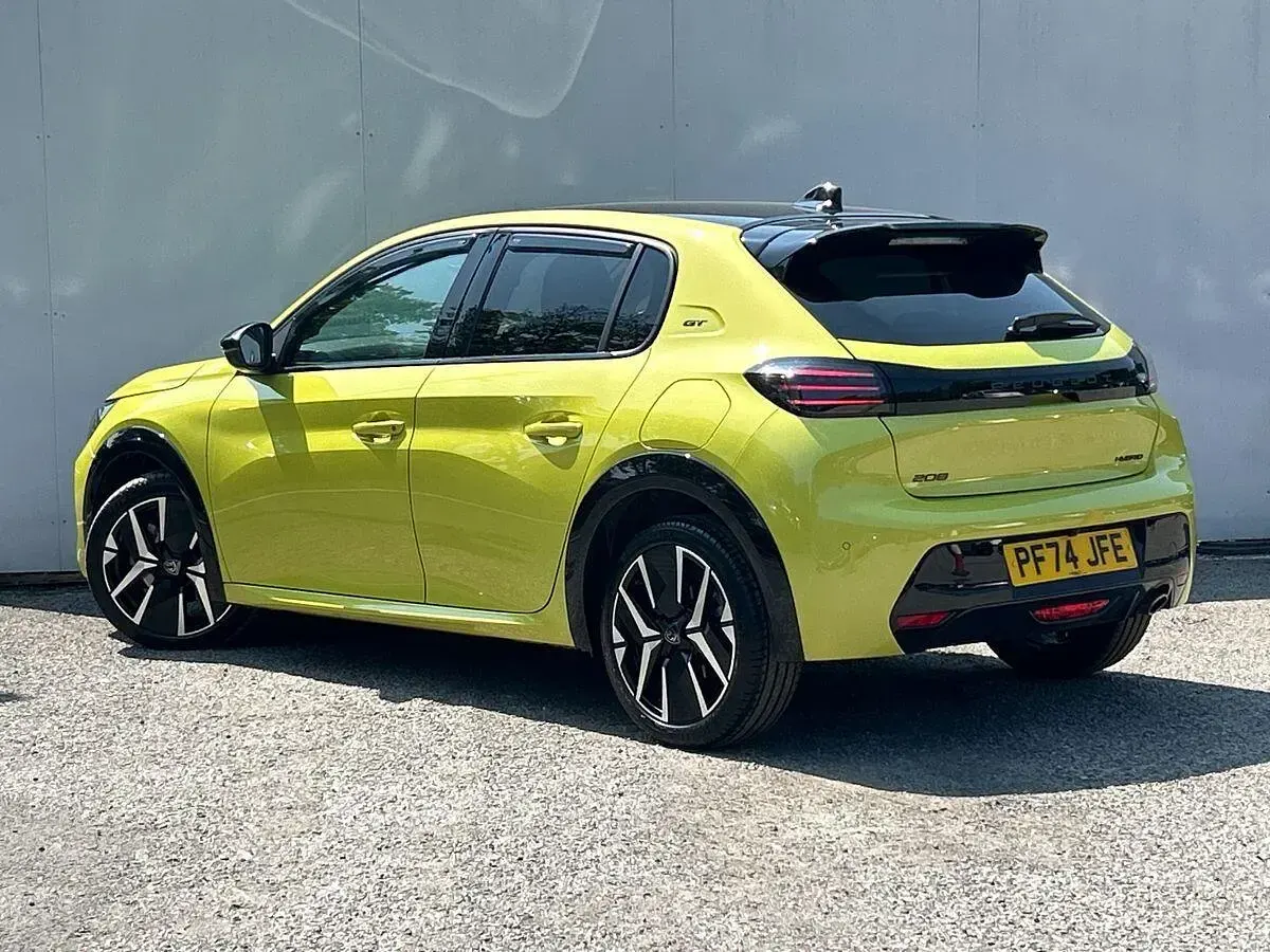 Used Peugeot 208 GT 100 HP (73 kW) 2024 Yellow Hatchback