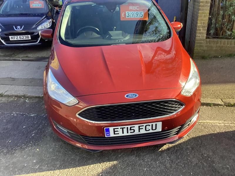 Used Ford Grand C-Max Zetec 120 HP (88 kW) 2015 Red MPV