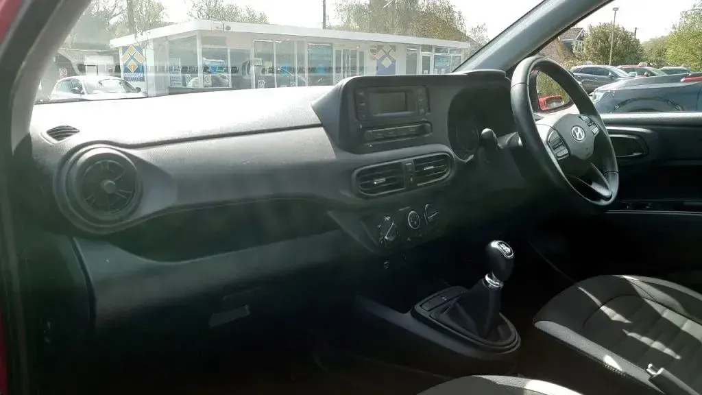 Gebraucht Hyundai i10 SE 66 PS (48 kW) 2020 Rot Kleinwagen