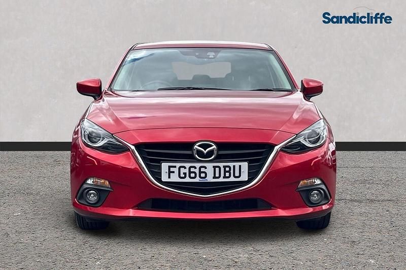 Used Mazda 3 165 HP (121 kW) 2016 Red Hatchback