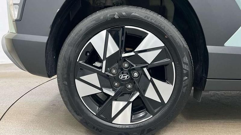 Used Hyundai Kona Advanced 139 HP (102 kW) 2024 Green SUV