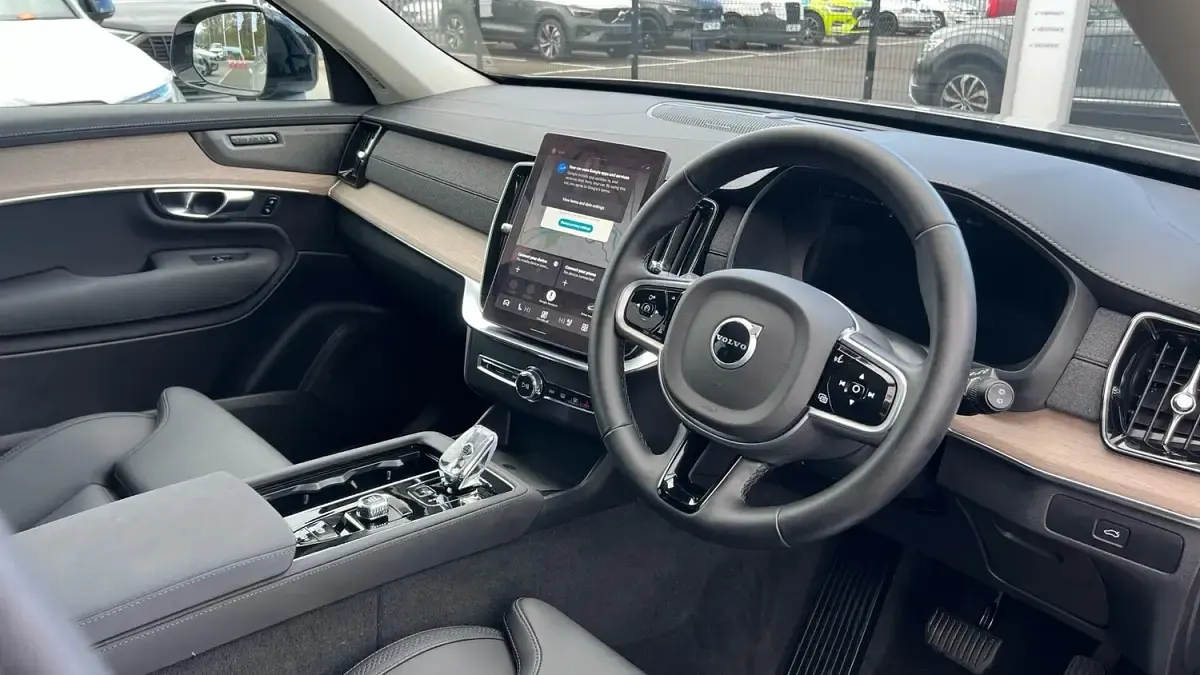 Used Volvo XC90 Plus 455 HP (334 kW) 2025 Silver SUV