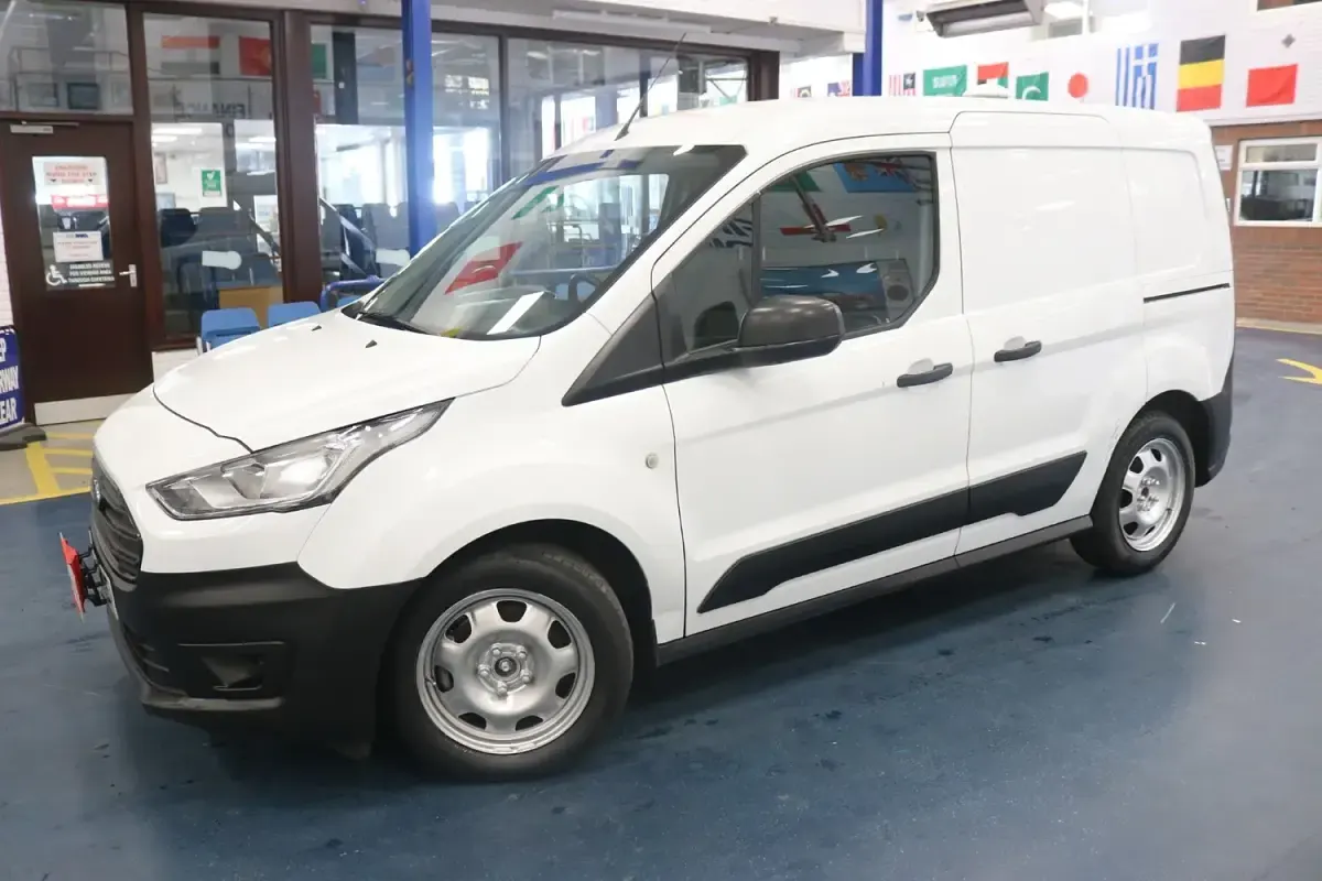 Used Ford Transit Connect 100 HP (73 kW) 2019 White MPV