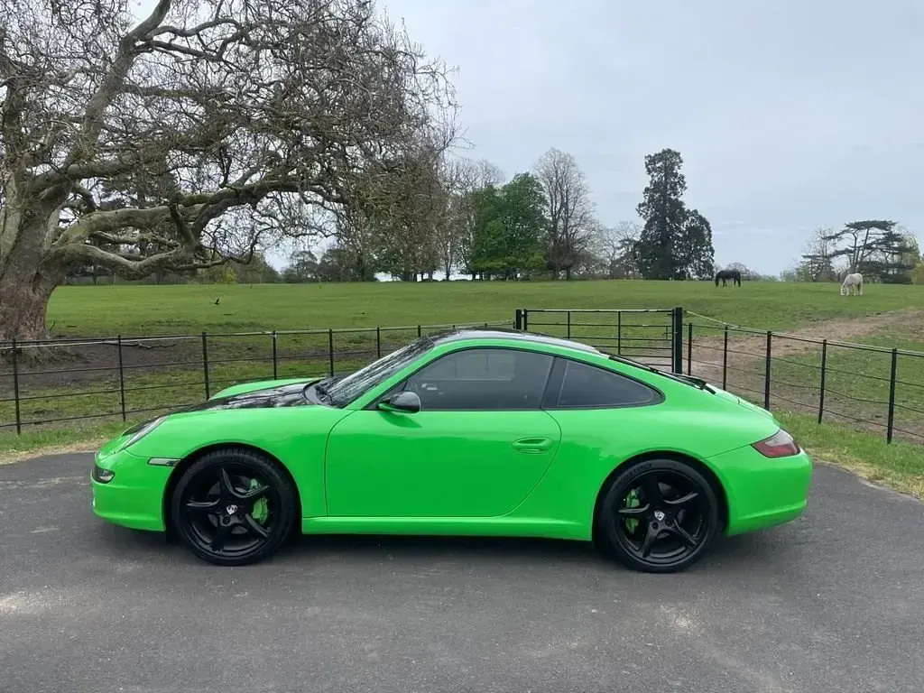 Begagnad Porsche 911 350 HK (257 kW) 2007 Silver Sportkupé