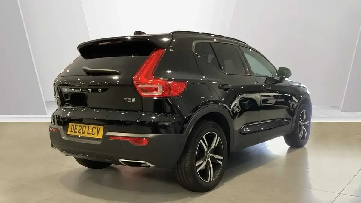Used Volvo XC40 R-Design 163 HP (119 kW) 2020 Black SUV
