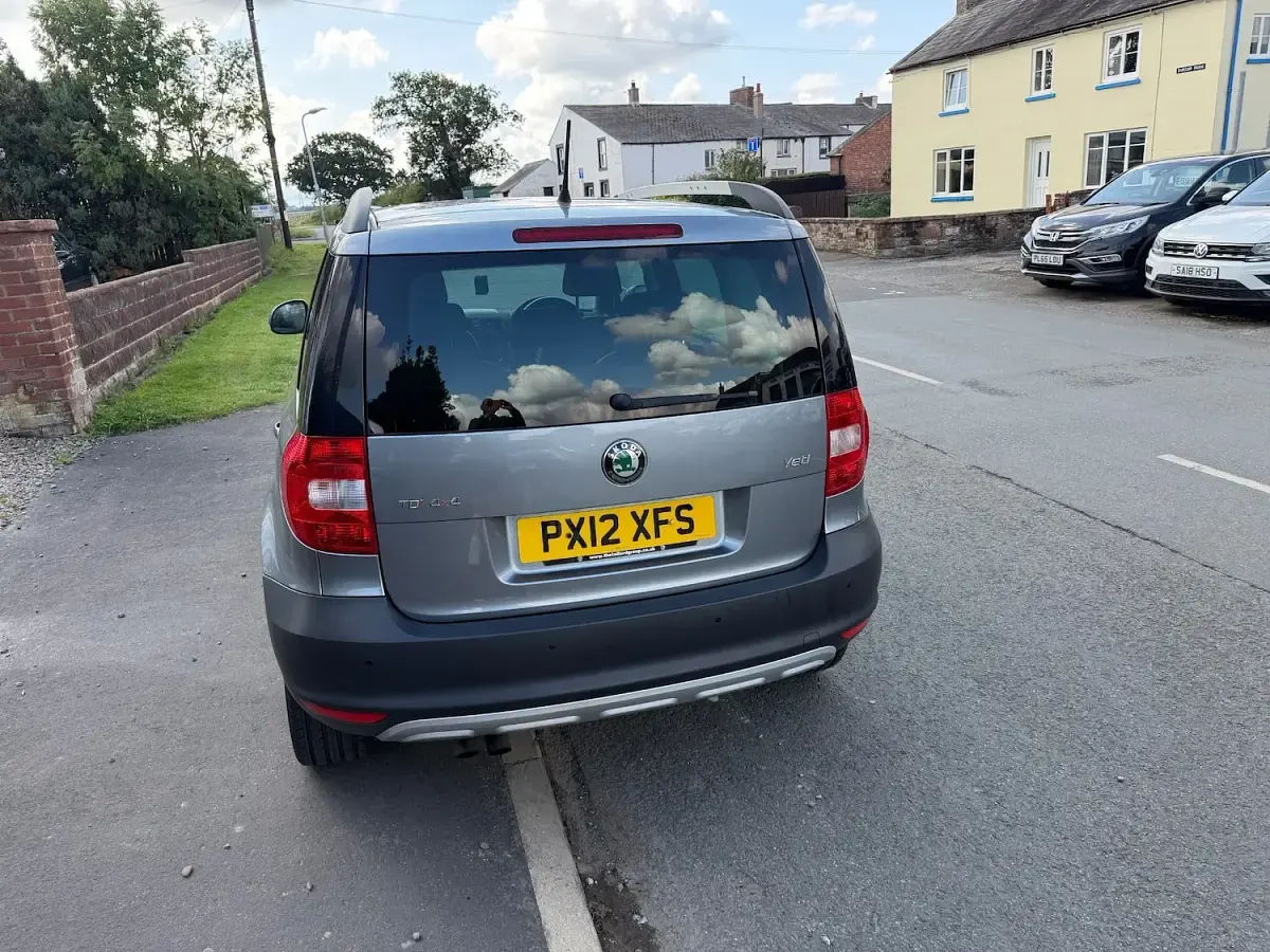 Used Skoda Yeti Elegance 138 HP (101 kW) 2012 Grey SUV