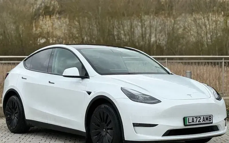 Used Tesla Model Y Long Range AWD 286 kW (389 HP) 2025 SUV