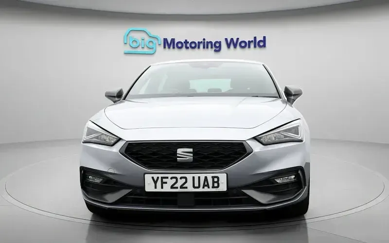 Used Seat Leon FR Sport 131 HP (96 kW) 2022 Silver Hatchback