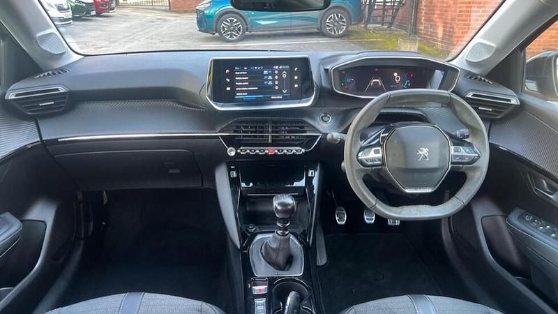 Used Peugeot 208 Allure+ 99 HP (72 kW) 2023 Yellow Hatchback