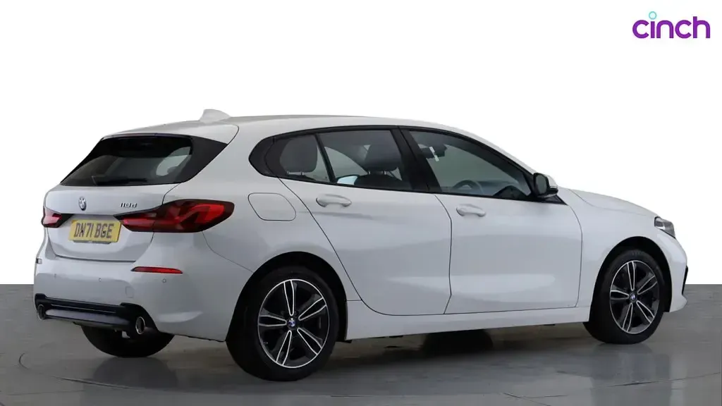 Used BMW 118 Sport Line 2021 White Hatchback