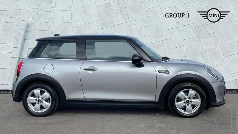 Used Mini Cooper Classic 134 HP (98 kW) 2023 Silver Hatchback