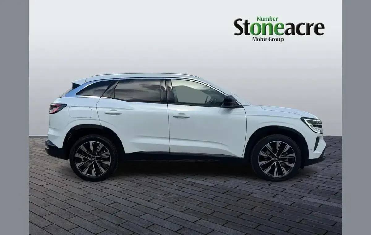 Used Renault Austral Techno 196 HP (144 kW) 2023 White SUV