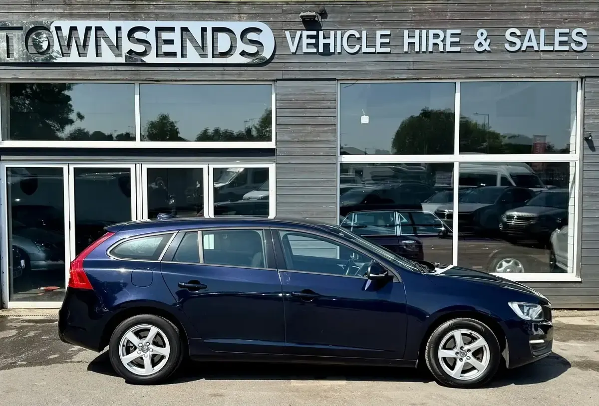 Used Volvo V60 Business Edition 2018 Blue Estate