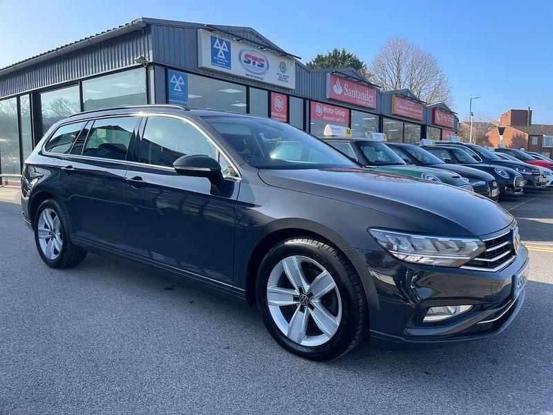 Usado VW Passat SE 150 HP (110 kW) 2020 Cinzento Carrinha