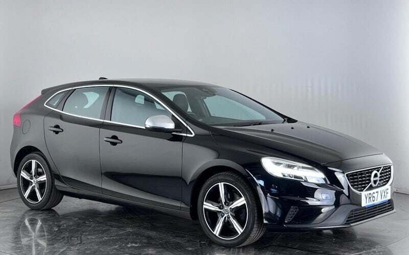 Used 2019 Volvo V40 R-Design Estate | £11,250 (Fair price) - Image 1/3