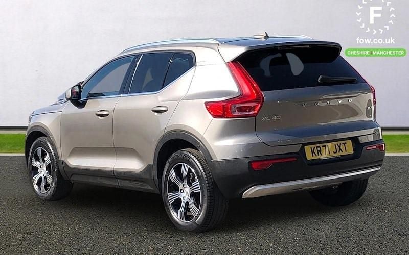 Usado Volvo XC40 Inscription 197 HP (144 kW) 2021 Cinzento SUV