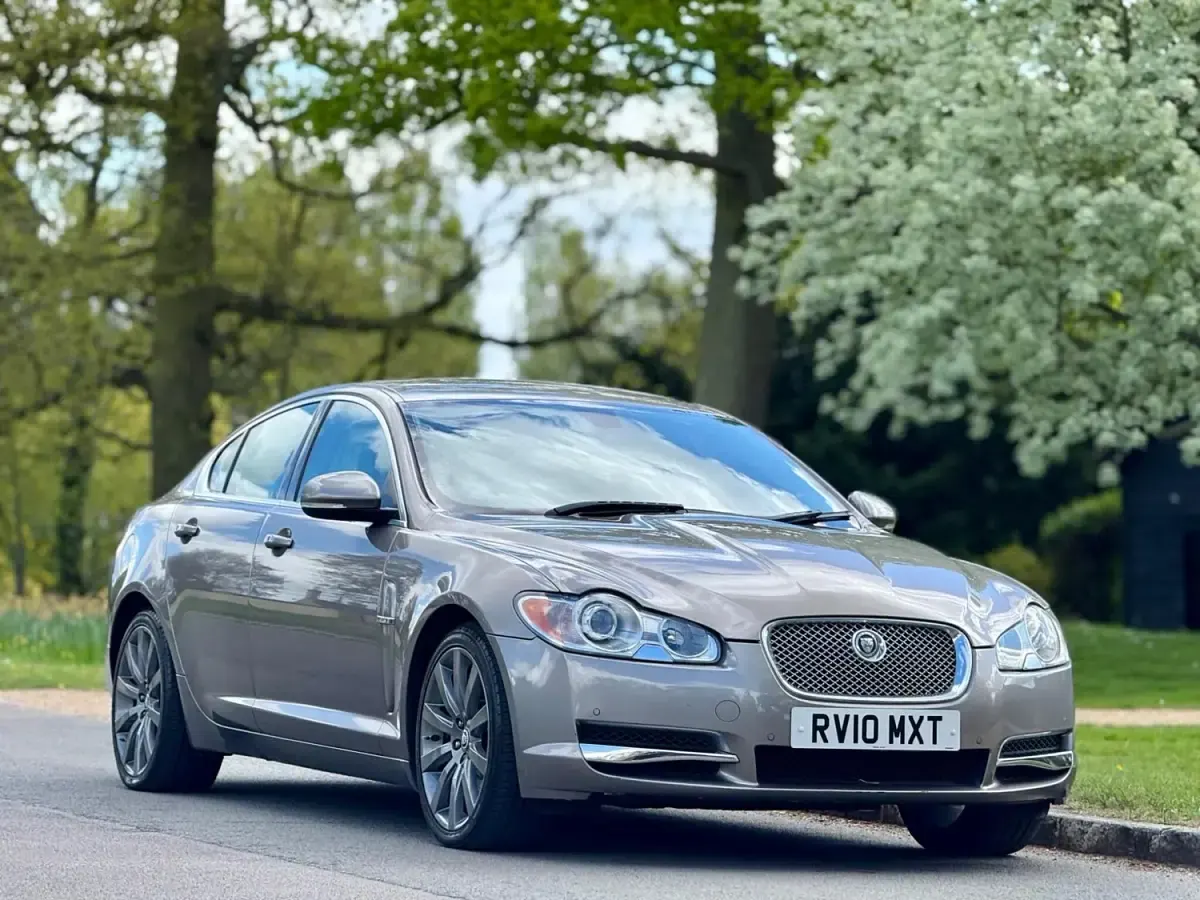 Second-hand Jaguar XF Premium Luxury 2010 Gri Berlinǎ