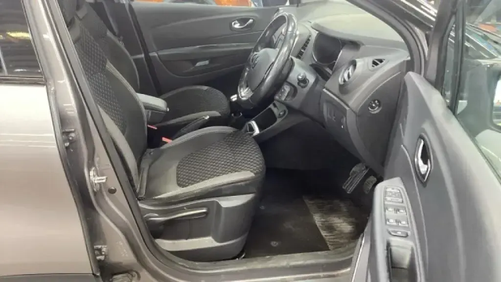 Second-hand Renault Captur Dynamique 2017 Gri SUV