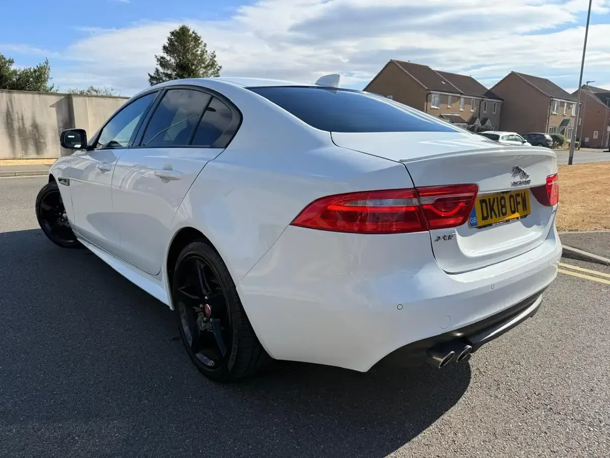 Used Jaguar XE R-Sport 180 HP (132 kW) 2018 White Sedan