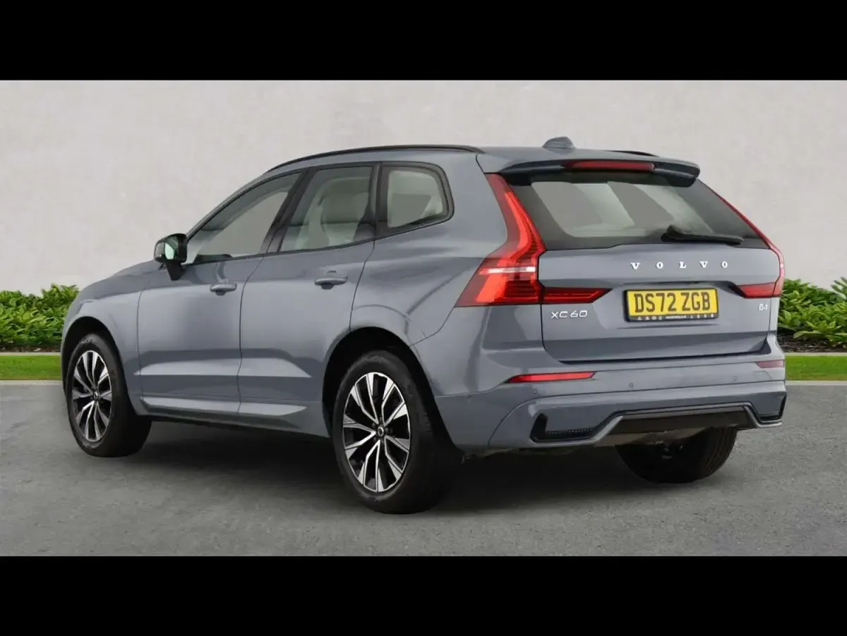 Used Volvo XC60 Plus 197 HP (144 kW) 2023 Grey SUV