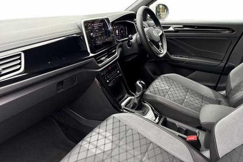 Used VW T-Roc R-line 150 HP (110 kW) 2023 Pure white SUV