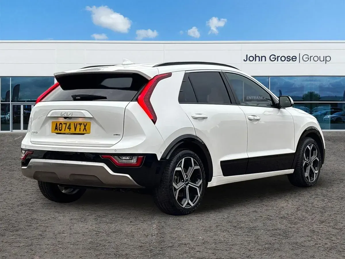 Used Kia Niro 2025 White SUV