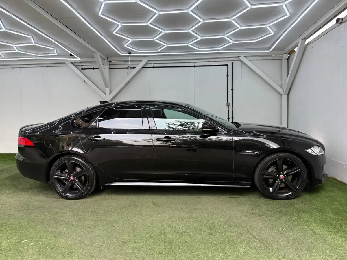 Used Jaguar XF R-Sport 250 HP (183 kW) 2017 Black Sedan