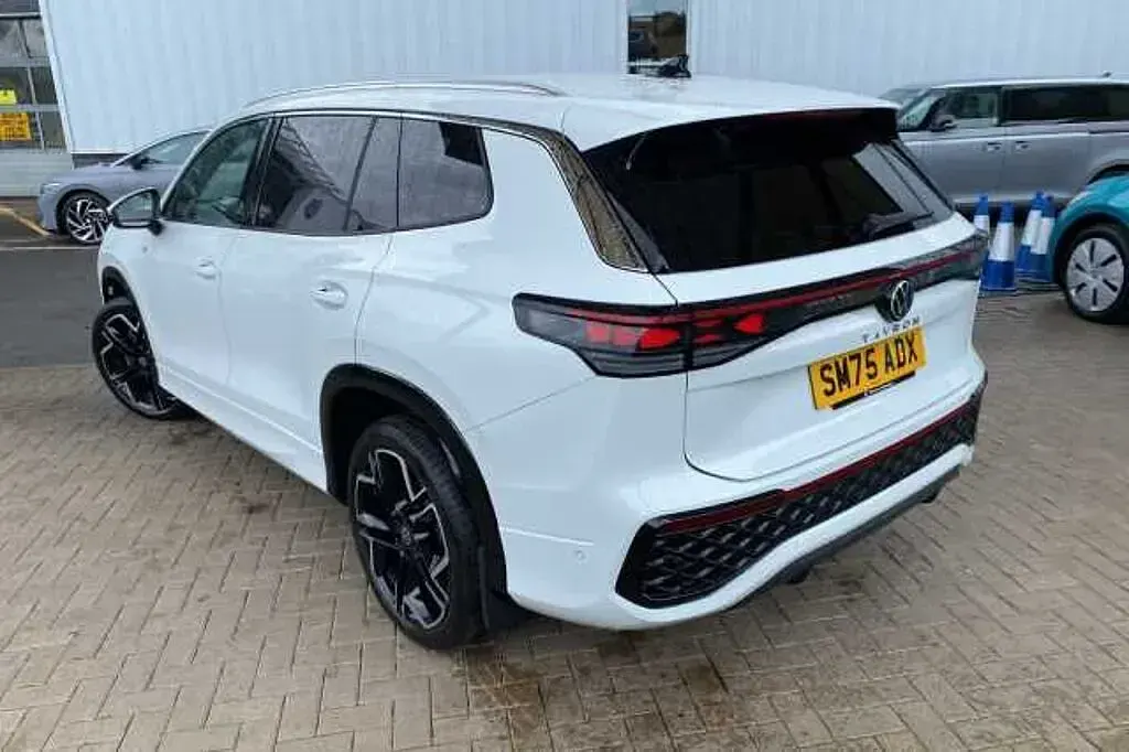 Usado VW Tayron R-line 150 HP (110 kW) 2025 Branco SUV