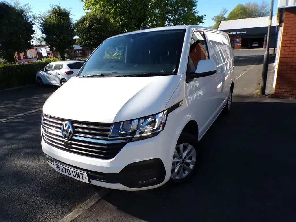 Usado VW Transporter Highline 150 HP (110 kW) 2021 Branco Van