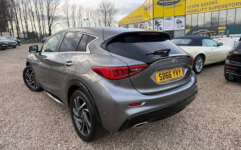 Used Infiniti Q30 122 HP (89 kW) 2017 Grey Hatchback