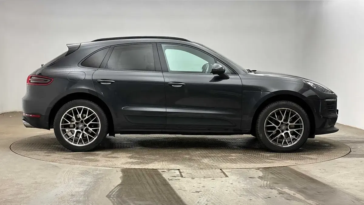 Used Porsche Macan 252 HP (185 kW) 2018 Grey SUV