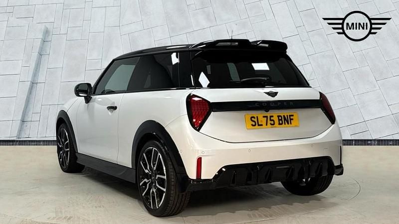 Używany Mini Cooper Hatch 113 kW (154 KM) 2025 Biały Hatchback