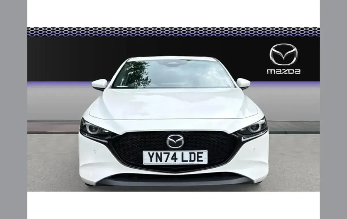 Used Mazda 3 Takumi-Line 183 HP (134 kW) 2024 White Hatchback