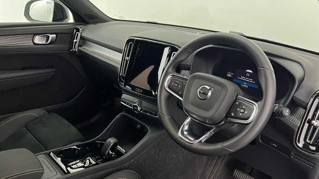 Used Volvo XC40 Plus 194 HP (142 kW) 2025 SUV